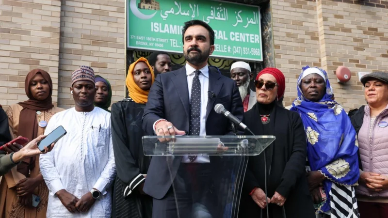 Líder demócrata de la Cámara de Representantes respaldará a Zohran Mamdani para alcalde de NY