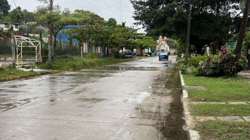 Falta de transporte público afecta a vecinos de la Primero de Mayo