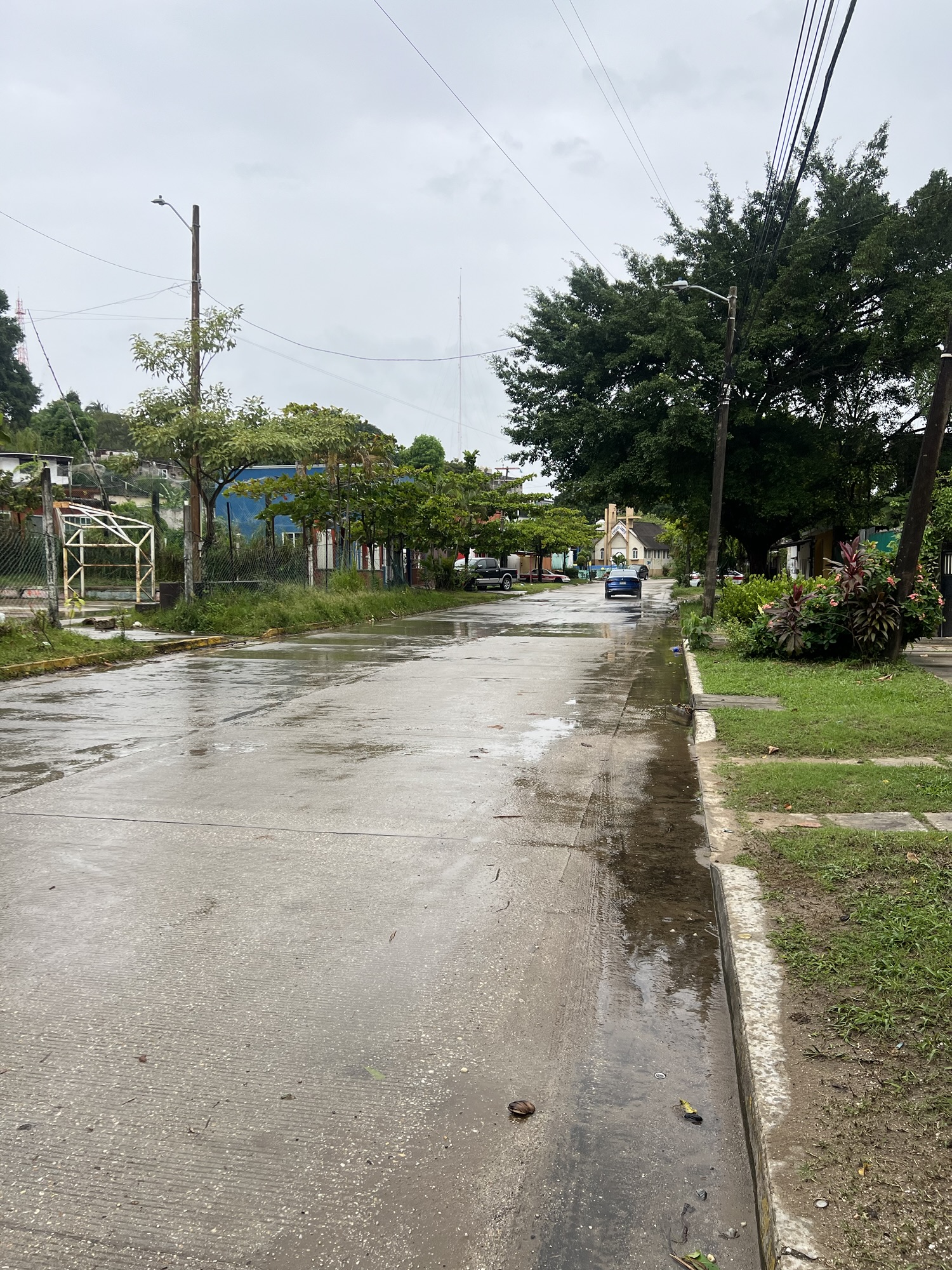 Falta de transporte público afecta a vecinos de la Primero de Mayo