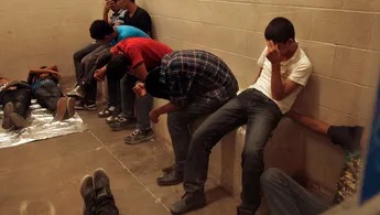 Trump empleará ‘call center’ para acelerar detención de menores migrantes