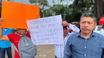 Antorchistas denuncian amenazas de detención tras bloqueo en la Costera del Golfo