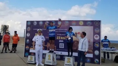 Estudiante del Cobaev 44 triunfa en la carrera atlética de la Marina en Moloacán