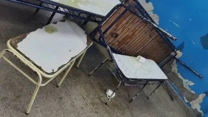 Familia arroja agua hirviendo a maestros de una escuela por presunta golpiza contra su hija