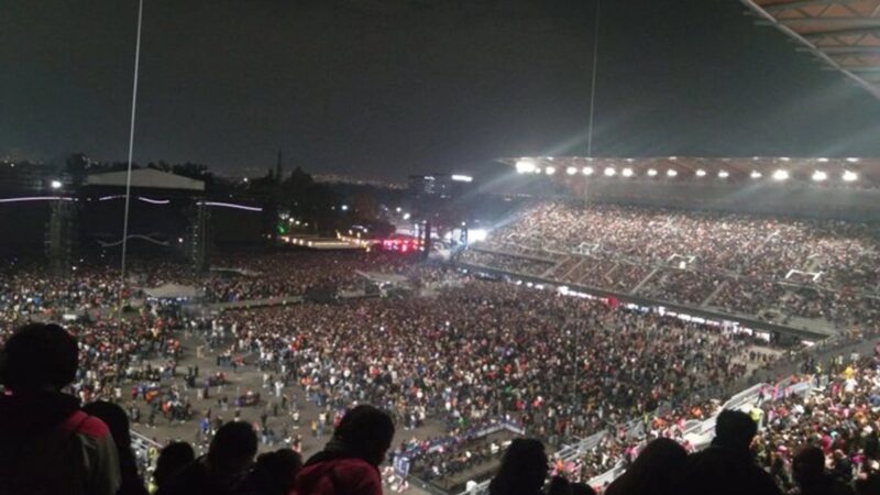 Euforia total: Dua Lipa llena el GNP en su primera noche en México