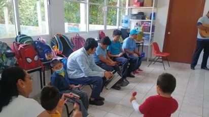 Padres y docentes en Nanchital buscan recursos para fortalecer orquesta de alumnos con discapacidad