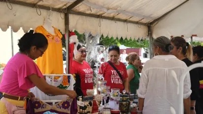 Emprendedores de Coatzacoalcos anticipan cierre de año con ventas dinámicas y auge navideño