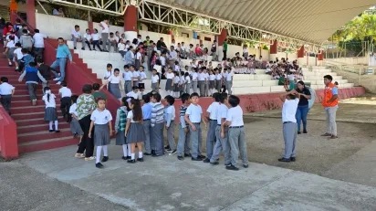 Universitarios fortalecen la cultura preventiva entre alumnos de primaria en Villa Cuichapa
